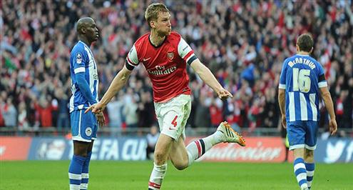 أرسنال يفلت من كابوس ويجان بركلات الترجيح ويمضي نحو لقبه الأول منذ 2005